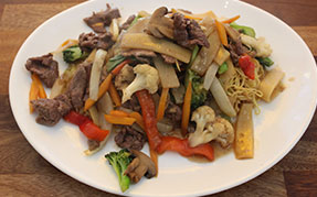 Wokret med oksekød i østerssauce