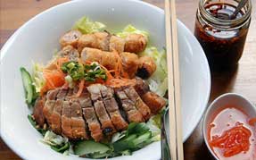 Bún thịt nướng chả giò